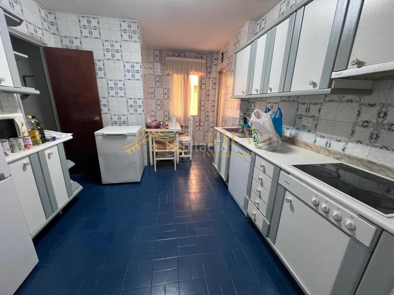 Foto a49f44f9-a9a8-4e8a-bbe4-ee7ad5e73773. Piso venta piso 4 habitaciones zona Centro gala inmobiliaria en Cáceres