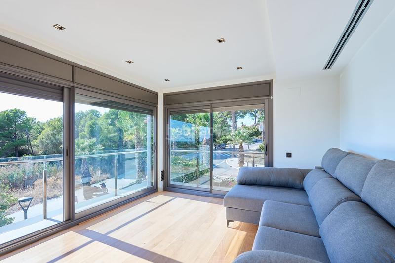 Foto 84dc70ad-cedb-485e-a6a6-155703d09ddc. Appartamento con riscaldamento parcheggio piscina in Sitges