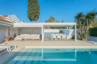 Chalet à Carrer ametllers 13. Casa con 4 habitaciones y piscina privada