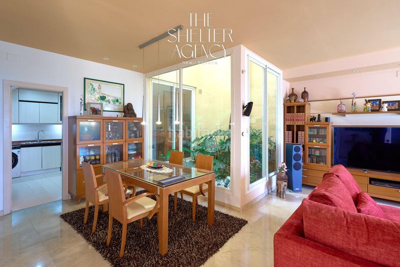 Foto ee930248-7ae4-4a6b-9e87-8a14d0e025d6. Casa adossada amb calefacció aparcament piscina a Sitges