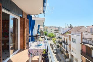 Àtic  Verge de la llum. Ático con terraza y vistas al mar en poble sec, sitges