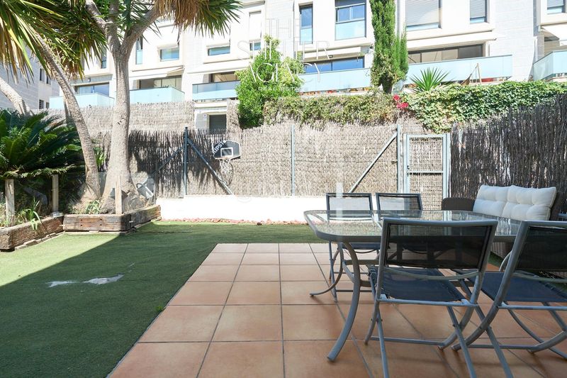 Foto f1f4b117-6b9d-40c2-b66b-e8c7826dc51e. Casa adossada amb calefacció aparcament piscina a Sitges