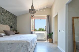 Casa pareada  Eiximenis. Casa en el centro de ribes con 4 habitaciones y pensada para muc