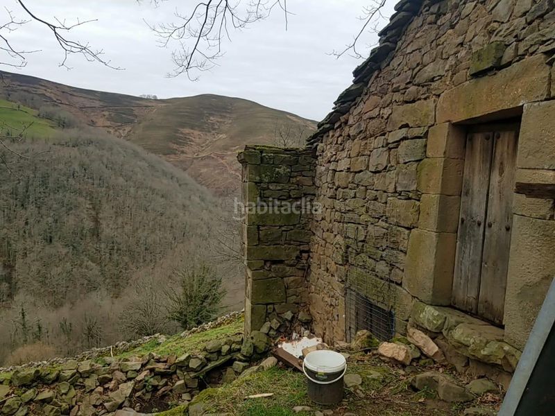Foto e80ac1bc-ea0d-4fa8-97fb-6f2e82231a39. Masia a Vega de Pas