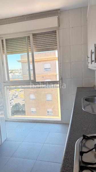 Foto b7d36a7d-7f41-4c5f-b42e-1da2a57bad48. Location appartement dans avenida de andalucía 18 dans Sevilla