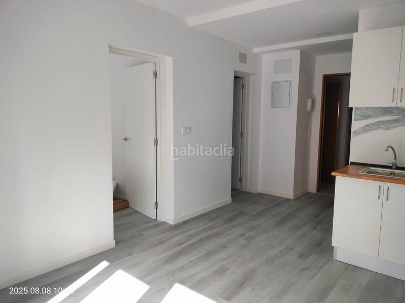 Foto 2299c07a-2075-4937-bf3a-093b92cd43d1. Alquiler apartamento en paseo de zorrilla 89 obra nueva. -se ofrecen en alquiler 9 apartamentos y estudios ubicados en paseo zorrilla en Valladolid