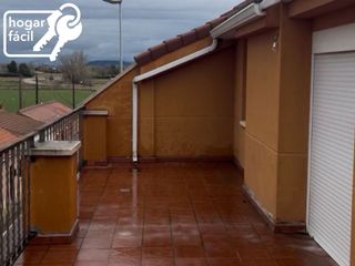Miete Dachwohnung in Calle juana de arco 1. Ático en alquiler en calle juana de arco 1, venta de baños