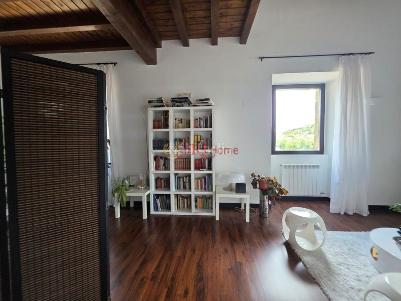 Foto 08b5dd61-34ea-4480-80a6-441bc800d435. Edificio in Quintanilla San García