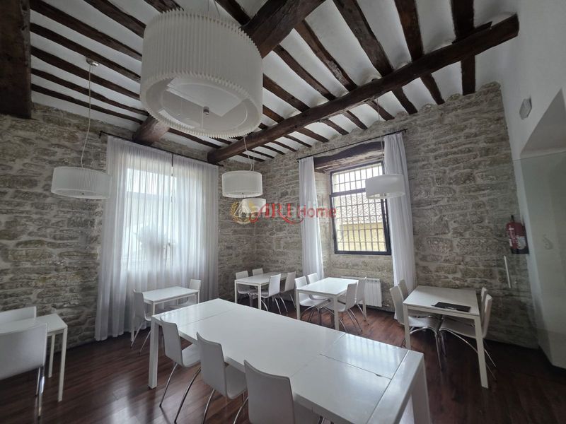 Foto 42cdb7d8-276e-4fa1-a1df-57bdc472c93d. Edificio in Quintanilla San García