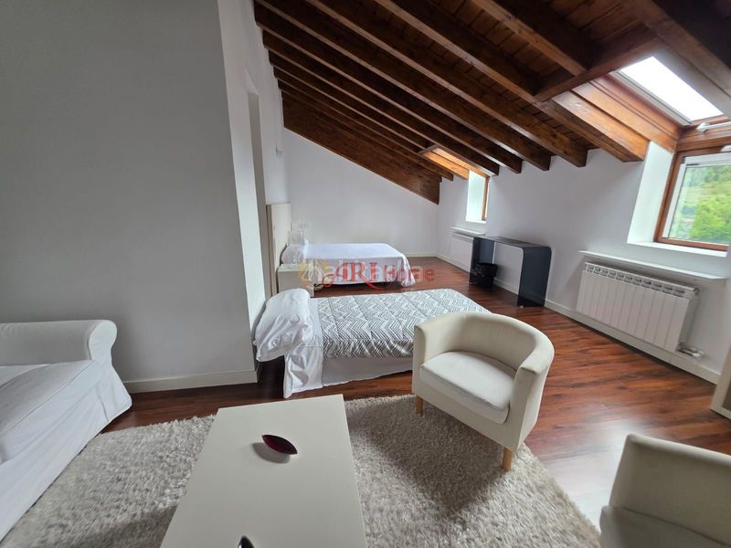 Foto 55fa60bd-5776-4336-a841-a25b0c865f88. Edificio in Quintanilla San García