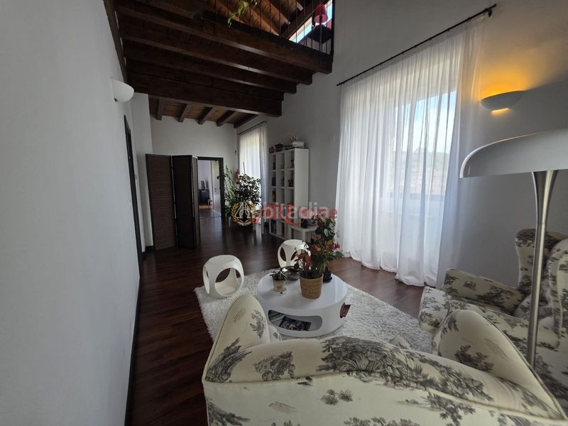 Foto ae4e1c31-6a69-492a-8862-a34e55820072. Edificio in Quintanilla San García