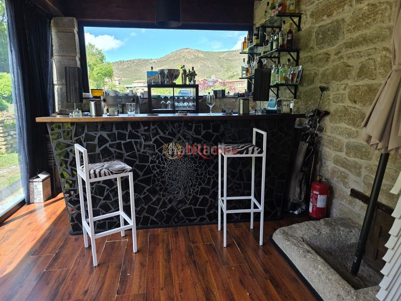 Foto b5a56d46-7e5e-44e9-8694-c515e07db2e3. Edificio in Quintanilla San García