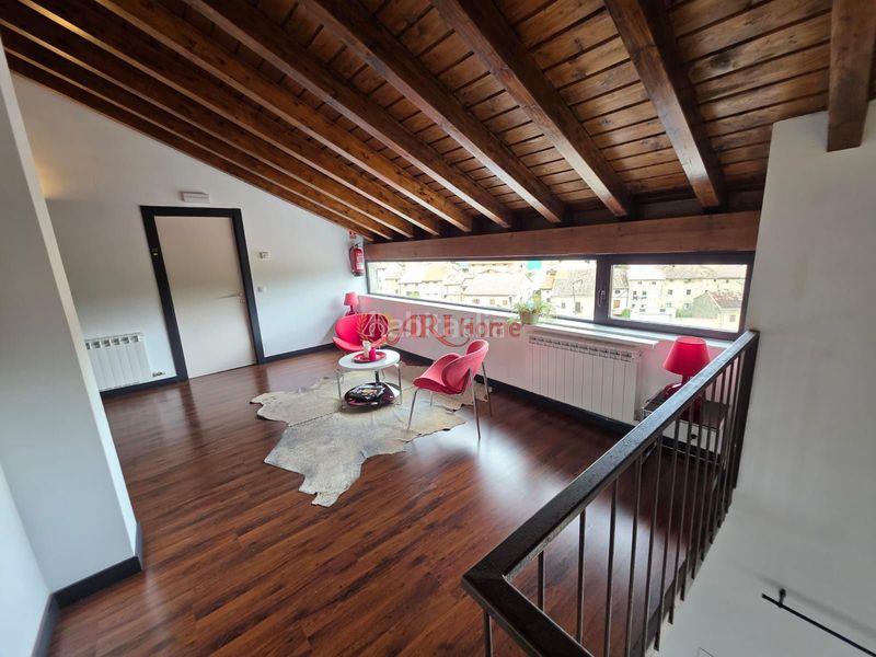 Foto bc2b3964-bae8-4473-8eed-4a7f09b38d0b. Edificio in Quintanilla San García