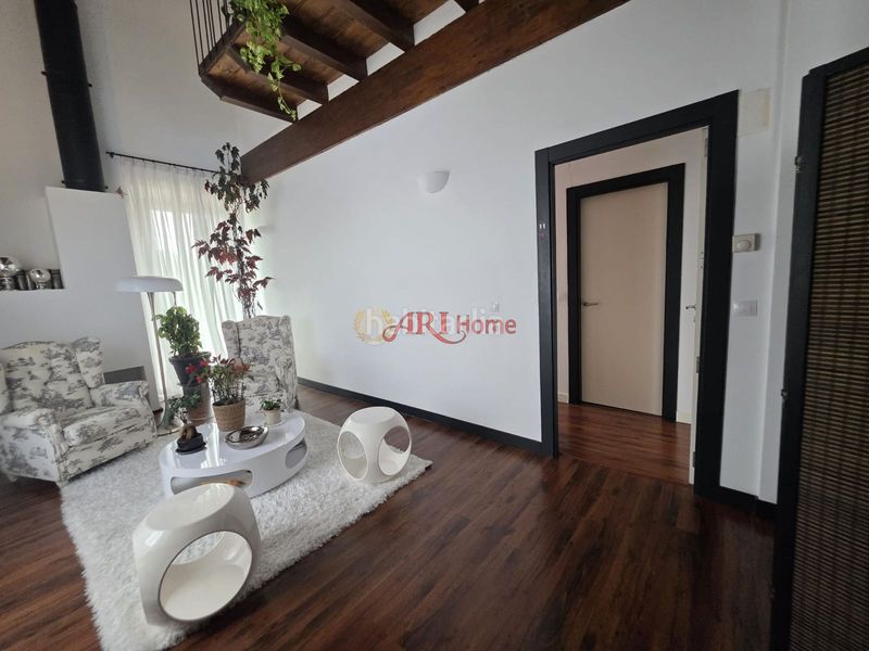 Foto e5073b45-6c0a-4ad3-94e6-abc42173f6ec. Edificio in Quintanilla San García