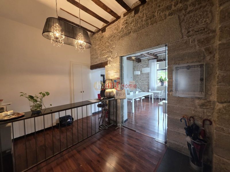 Foto ed3b8c2a-d9e3-46f3-8a3e-dd93e12b904a. Edificio in Quintanilla San García
