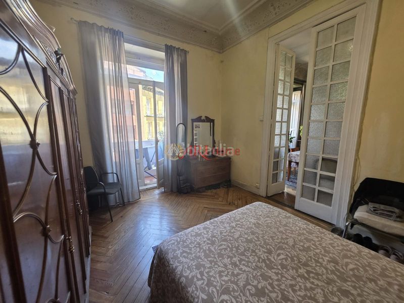 Foto f03401f5-2d07-4d99-8428-dd9889269a67. Pis amb calefacció aparcament a Palacio Madrid