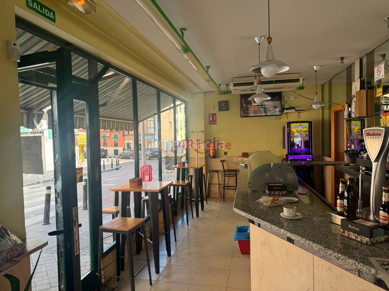 Foto 32017ebf-4fe6-4246-a87b-a3c19ccd434f. Traspàs local comercial a Comillas Madrid