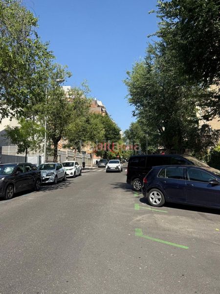 Foto 9377221a-076d-4d52-b42f-49c5477f444f. Aparcament cotxe a Vallehermoso Madrid