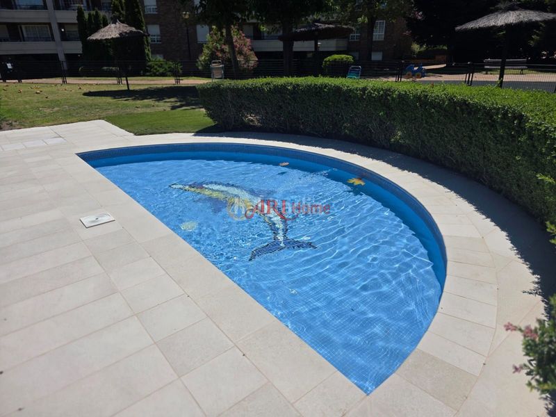 Foto 297598bd-0c5d-4957-ad03-b63c6ccc1c95. Pis amb calefacció aparcament piscina a Golf-El Carralero Majadahonda