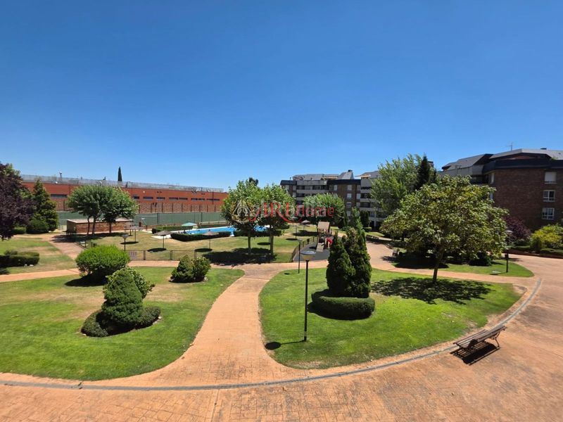 Foto 30fac82a-4b9b-4680-99dd-2b249febc5fb. Pis amb calefacció aparcament piscina a Golf-El Carralero Majadahonda