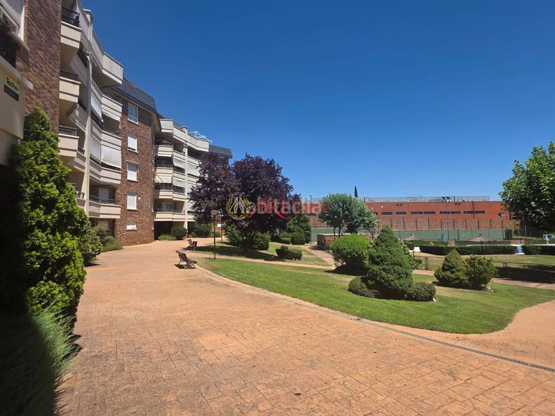 Foto 57e81e68-a9b1-4a10-8008-350096805b06. Pis amb calefacció aparcament piscina a Golf-El Carralero Majadahonda
