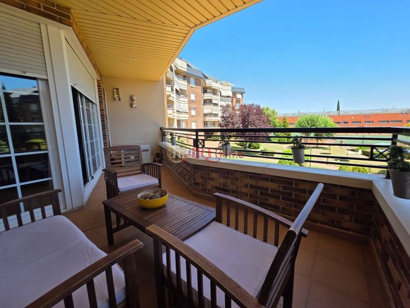 Foto 69660d69-b068-4950-a8d5-a26d978ccda7. Pis amb calefacció aparcament piscina a Golf-El Carralero Majadahonda