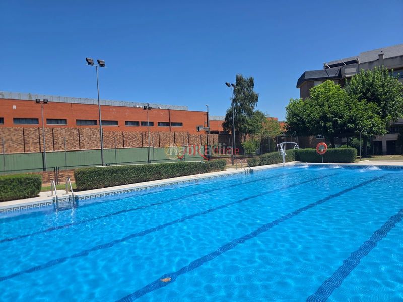Foto 6a3f9db9-3d88-459c-af73-890da829e84a. Pis amb calefacció aparcament piscina a Golf-El Carralero Majadahonda