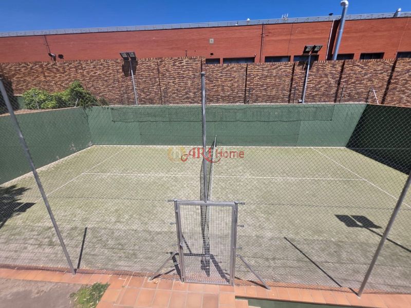 Foto a1b4cec1-3f7d-40e1-bf87-5f5bb75073f7. Pis amb calefacció aparcament piscina a Golf-El Carralero Majadahonda