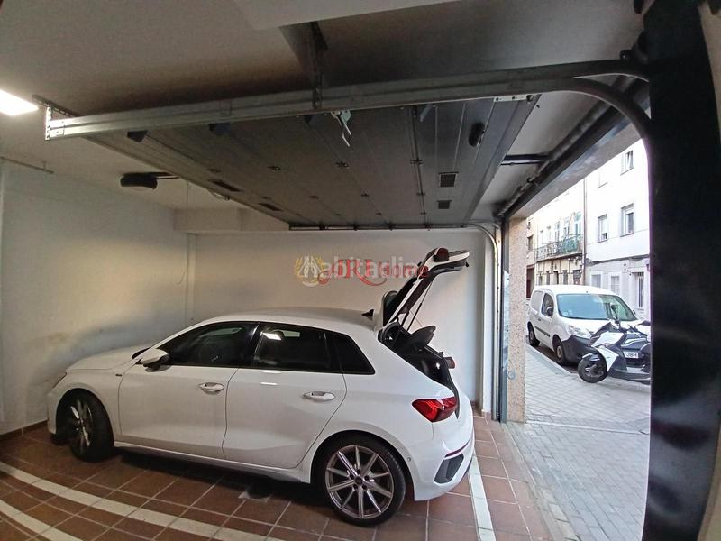 Foto 7a1a9fb3-3817-4673-852f-fbd3fbba39b2. Parking coche garaje doble en calle antonio vicent en Madrid