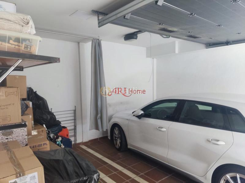 Foto eb271679-3f3a-4a84-85ba-fb636d544412. Parking coche garaje doble en calle antonio vicent en Madrid