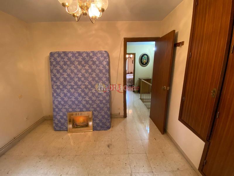 Foto 0db24607-363e-4525-9e5b-824603c67d3d. Maison jumelée avec chauffage dans Orcasitas Madrid