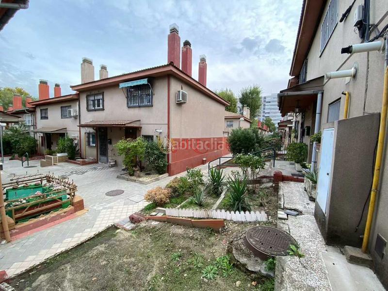 Foto 47a4a0f2-7bfe-4537-9359-eeddf4f03f81. Maison jumelée avec chauffage dans Orcasitas Madrid