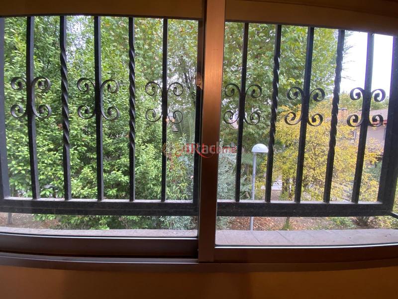 Foto 8264daff-6ac8-4781-b6d5-e34714709ce3. Maison jumelée avec chauffage dans Orcasitas Madrid