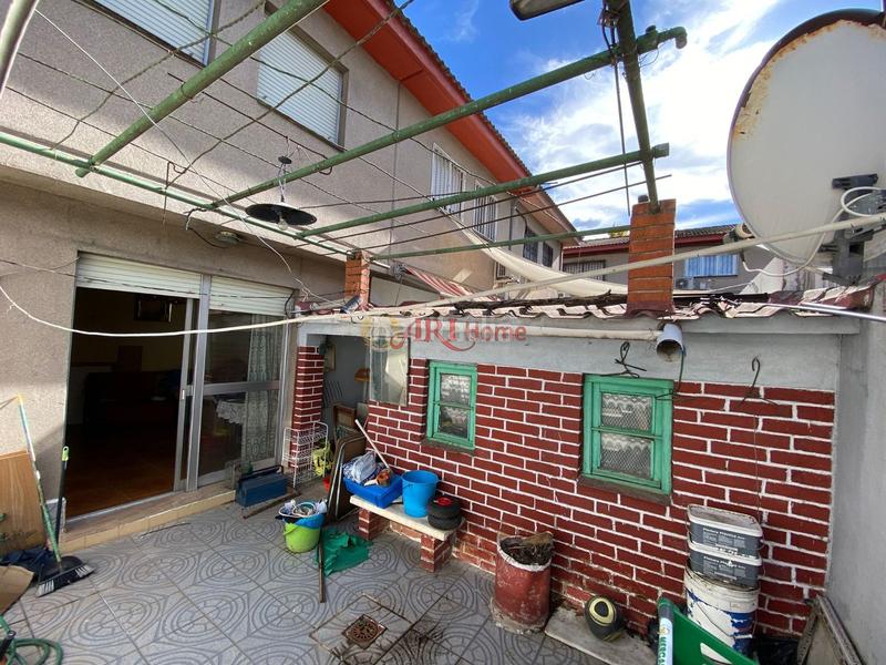 Foto 8b84d875-87be-4a4d-bcf2-dd28c66a0372. Maison jumelée avec chauffage dans Orcasitas Madrid