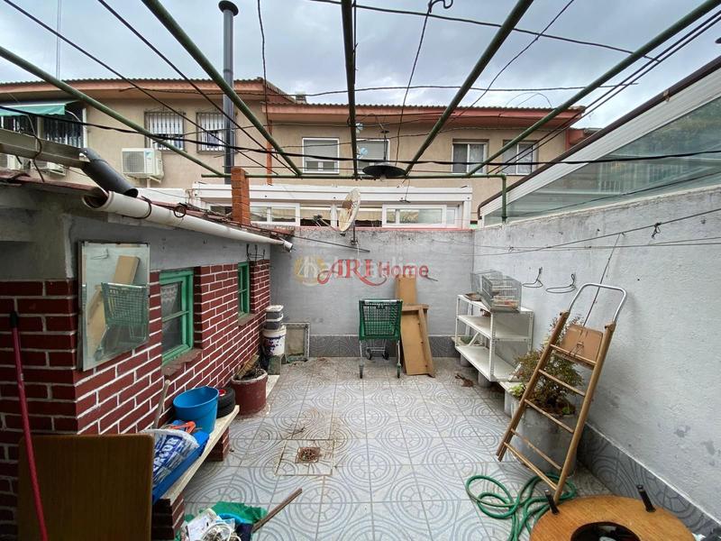Foto b17faa8f-71a8-45a1-968f-1430e6f1488f. Maison jumelée avec chauffage dans Orcasitas Madrid