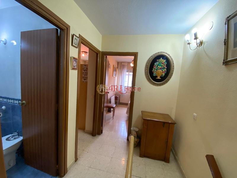 Foto d266ae01-810d-4469-b96d-a342eaaefbdf. Maison jumelée avec chauffage dans Orcasitas Madrid