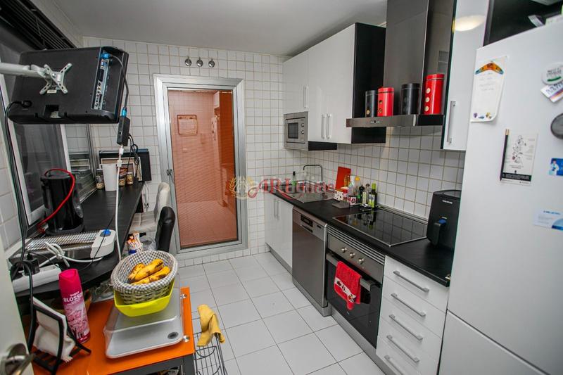 Foto ddfebafa-a9bb-484f-b884-454ec7eff683. Dúplex amb calefacció aparcament a PAU de Carabanchel Madrid