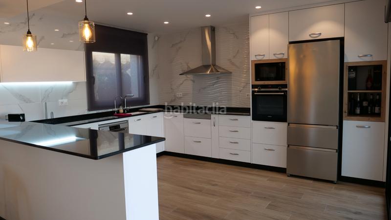 Foto 439f73b3-d8e8-4a34-8cf2-c589ee5a3020. Chalet con camino riscaldamento parcheggio piscina in Catral