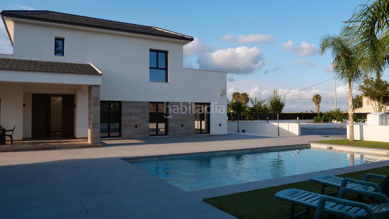 Foto 78c32cc3-5c84-413f-b36e-96ad55610576. Chalet con camino riscaldamento parcheggio piscina in Catral