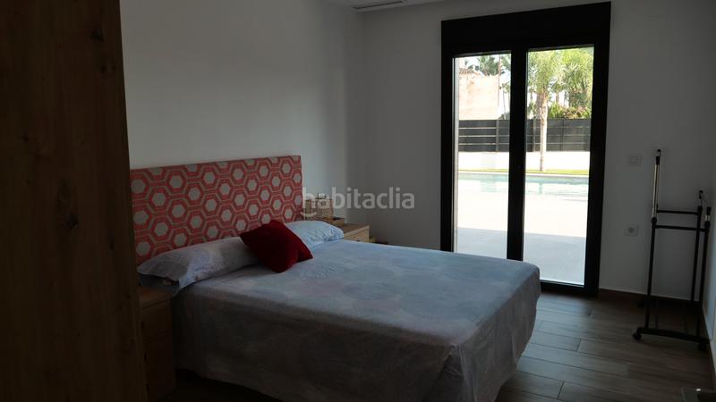 Foto cd995d03-6aa4-45df-b018-46bac55b51e8. Chalet con camino riscaldamento parcheggio piscina in Catral