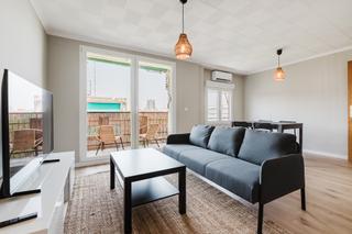 Apartament a Carrer francisco falcons 31. Luminoso apartamento de 3 habitaciones con balcón en venta en va