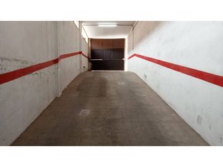 Miete Autoparkplatz in Calle clara campoamor 3. Alquiler de garaje en parc de lalquenència, alzira