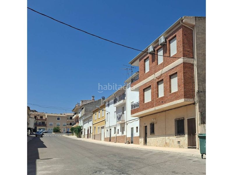 Foto 3d45b6f9-908a-4101-896b-1068be336d8a. Casa amb calefacció a Férez
