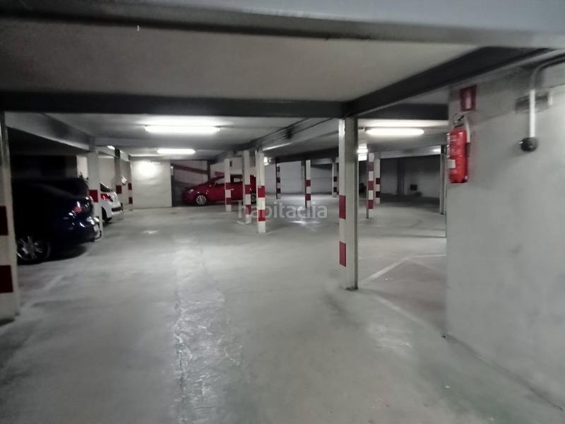 Foto c9b2d793-73b9-420c-9efe-480339a2be2e. Alquiler parking coche en carrer músic just sansalvador 2 garaje plaza amplia en Cocentaina