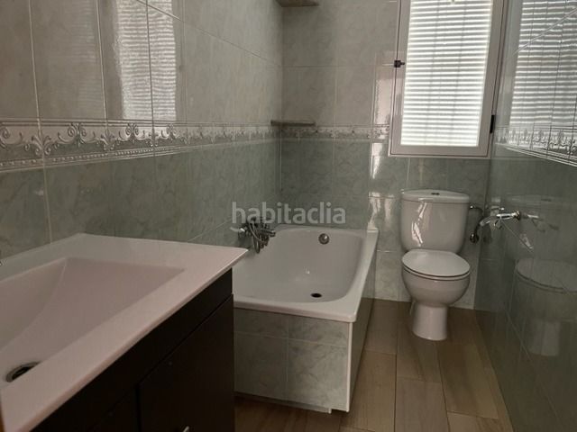 Foto 11fa34b3-0f6a-43ab-991c-a8d44e994838. Pis a Elche de la Sierra