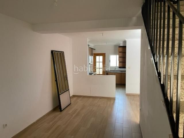 Foto b0efa0e1-74f6-4f9a-a455-27033bb52345. Pis a Elche de la Sierra