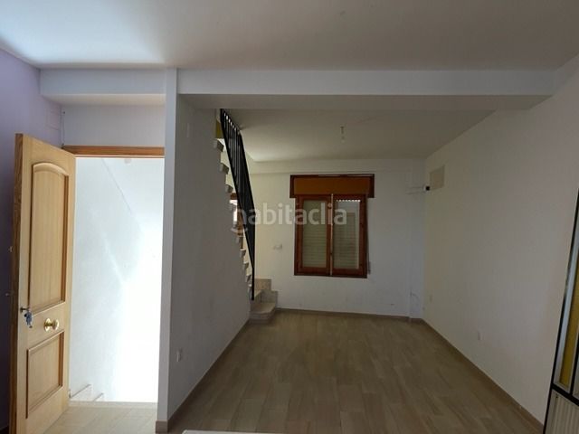 Foto eb3ab693-00ce-4169-a0c3-3597772dc166. Pis a Elche de la Sierra