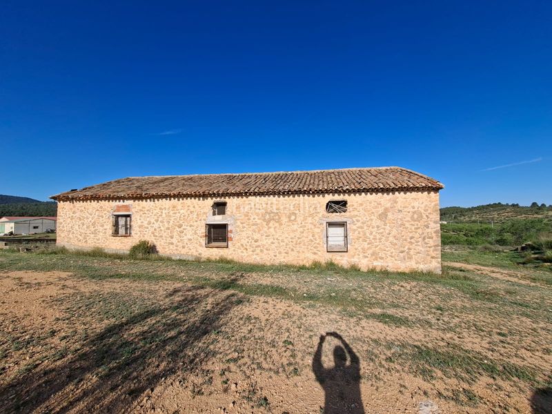 Foto 376b3617-10c7-4dfa-bdf7-c8362c3d6843. Casa en calle diseminados 1 venta caseron en Letur