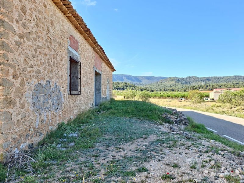 Foto e6e3398c-6bec-4e90-a2d3-c9a1d592b1a8. Casa en calle diseminados 1 venta caseron en Letur