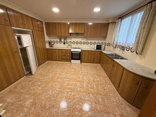 Flat  Carrer d'ausiàs march. Venta psio en oliva pueblo